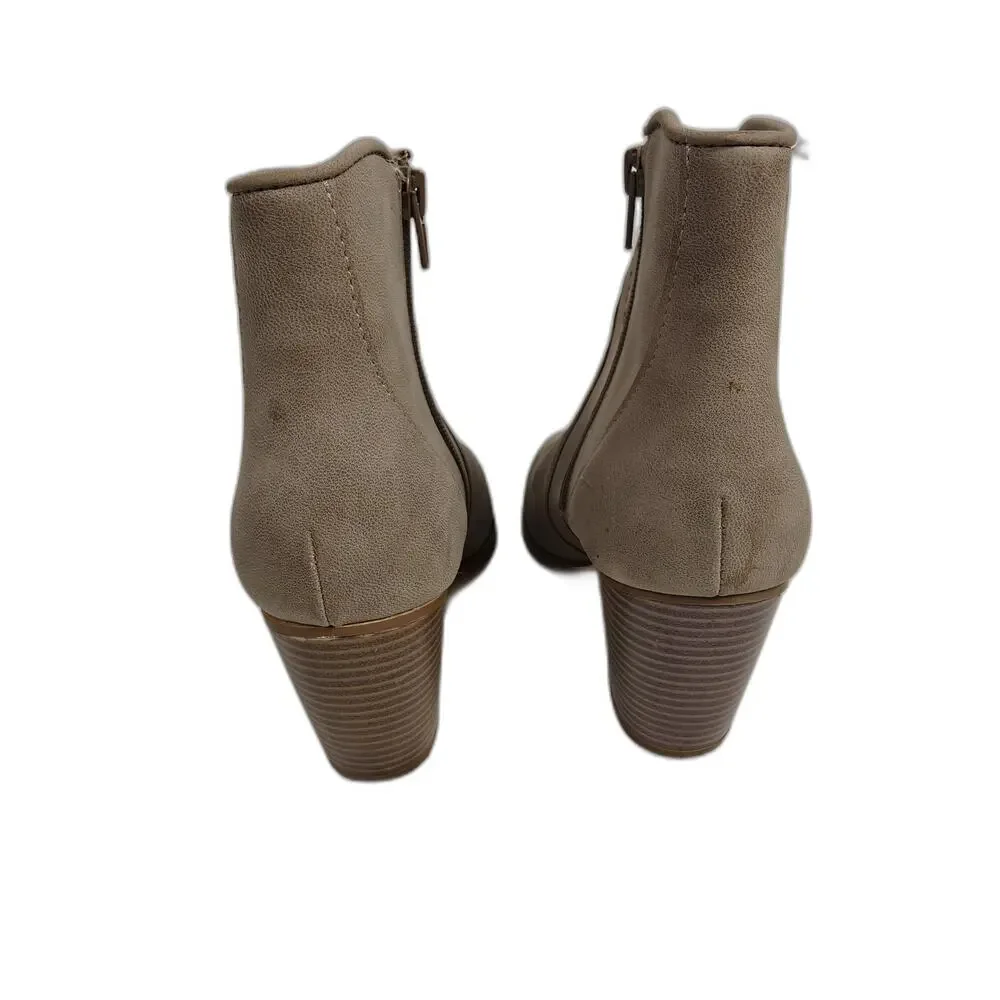 Restricted women taupe